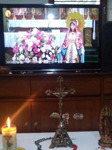 altar umat di rumah